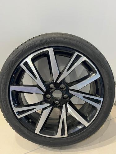 VWSeat velgen met zo goed als nieuwe banden