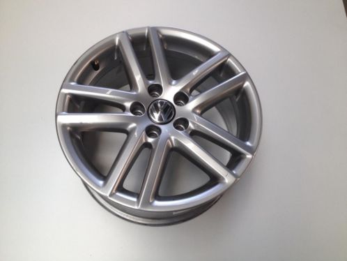 VWSEATSKODA Origineel Licht Metaal 151617 inch velgen