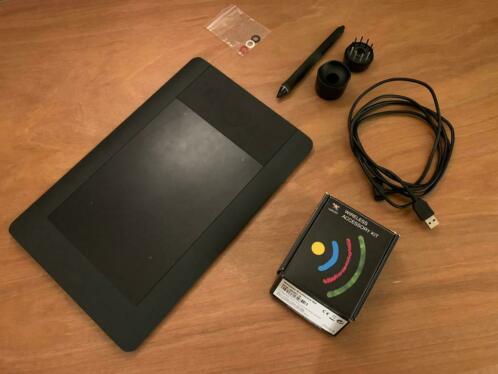 Wacom Intuos 5 Small incl wireless kit, top apparaat