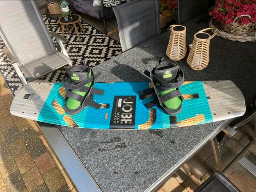 Wakeboard 142 JOBE incl bindingen, zwemvest en sleeplijn