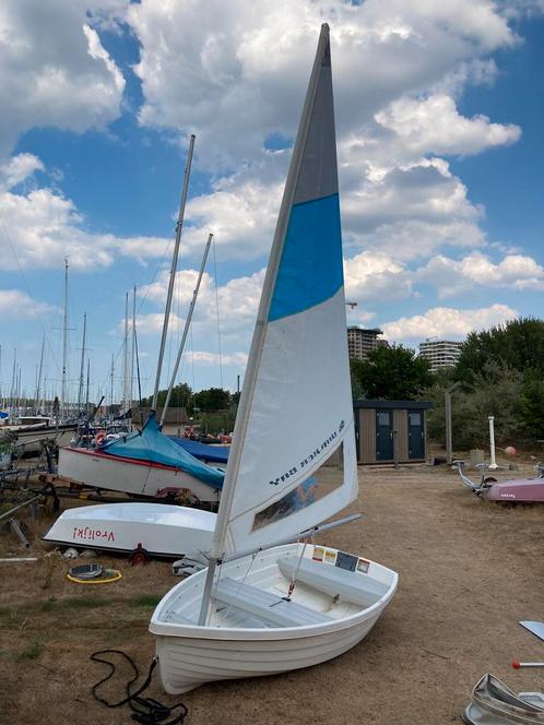 Walker Bay 8 zeilende dinghy - bijboot