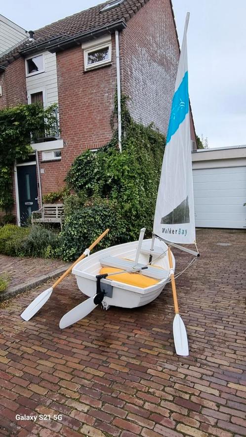 Walkerbay 8, in prima staat, bijbootje roei en zeilbootje