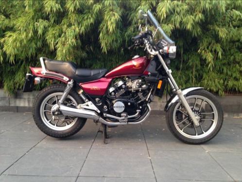 Wat is hier loos Honda VF 500 Magna nieuw uit de doos  