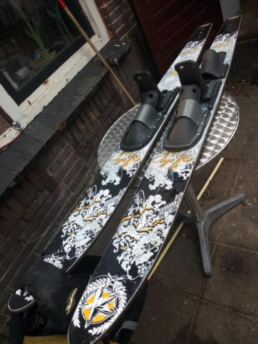 Water ski039s Jobe pride67 met bijbehorende hesje.