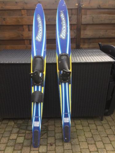 water skis