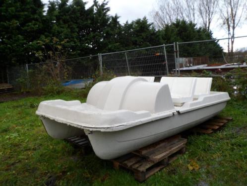 waterfiets 4 persoons 4 meter lang 1.60 meter breed