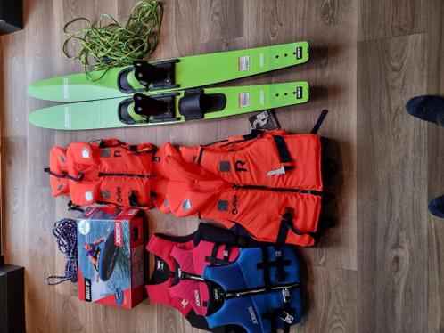 Waterski, band, reddingsvesten en accesoires