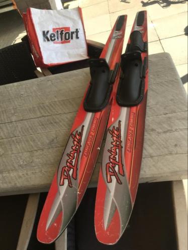 Waterskis