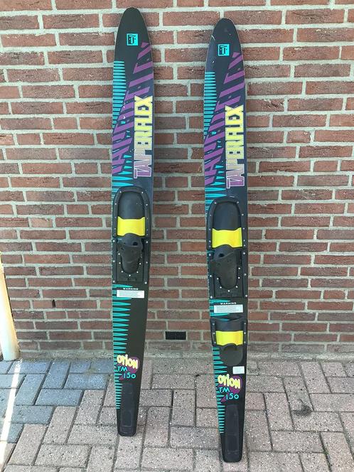 Waterskis  met toebehoren