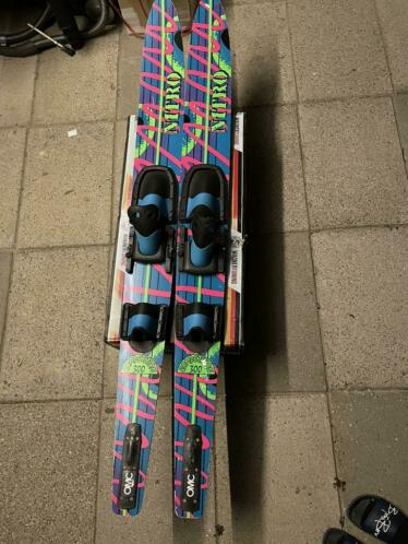 Waterskis OMC competition 300 nitro