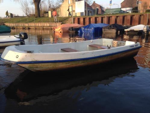 Wato 300 boot met 4pk buitenboordmotor