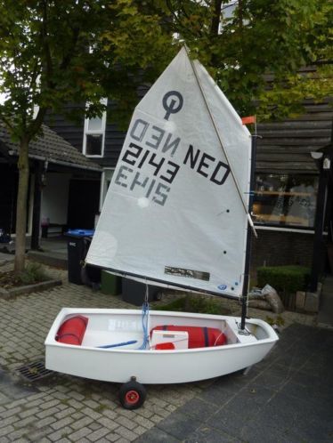 wedstrijd optimist carter 2143, 3 zeilen, enige schade