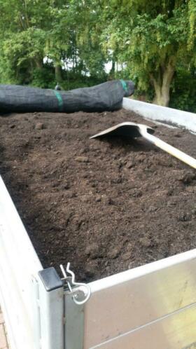 Weer volop verkrijgbaar gestoomde compost voor iedere tuin