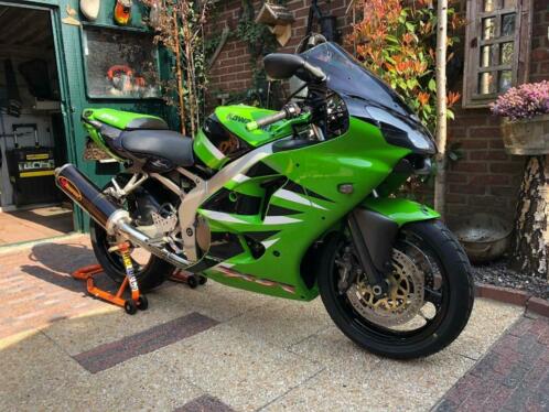 wegens gezondheid de mooiste zx6r ( bj 2001) te koop lees a