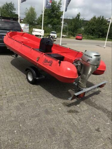 Whaly met Honda en trailer