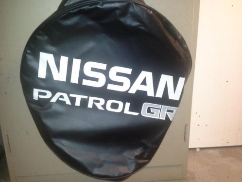 Wielhoes Nissan Patrol, voor reserve wiel achter.
