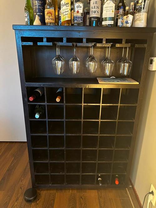 Wijnkast  Wine cabinet