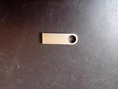 Windows 11 usb installatie stick met licentie code.