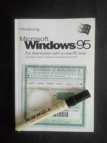 Windows 95 boekje met licentiecode GEEN CD.