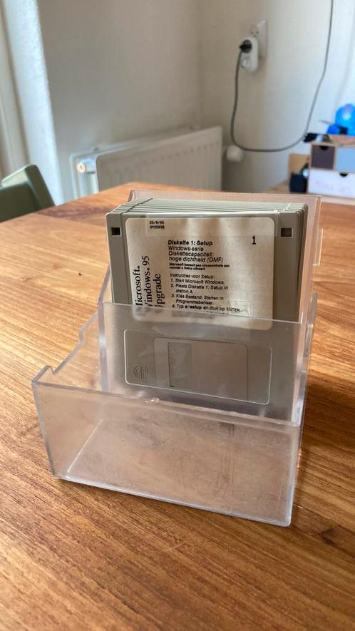 Windows 95 upgrade diskettes floppys