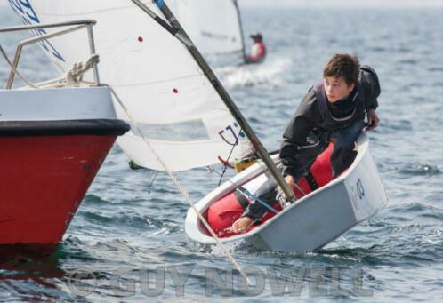 Winner Race Optimist uit 2014 met meetbrief