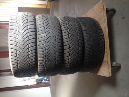 Winterbanden 215 55 R16 op velg