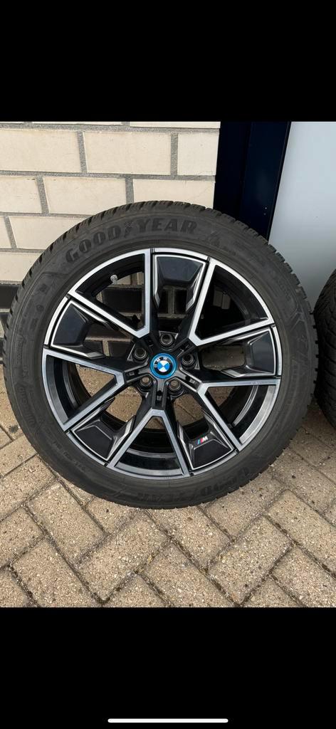 Winterbanden bmw i4 2023 18inch 858m origineel