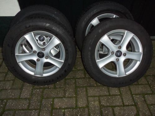 Winterbanden op lichtmetaal 15 inch citroen peugeot enz