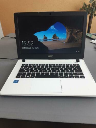 Witte Acer aspire laptop