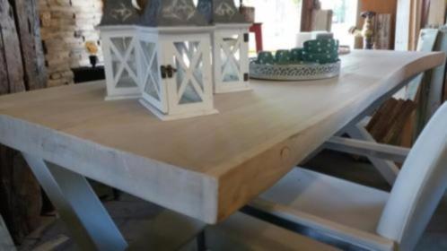 witte hippe robuuste stoere boomstam tafel eettafel boom