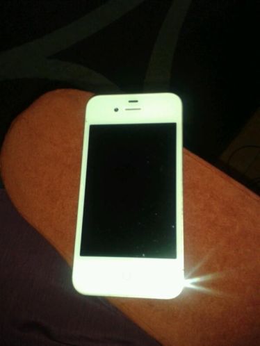 Witte iphone 9 mnd oud