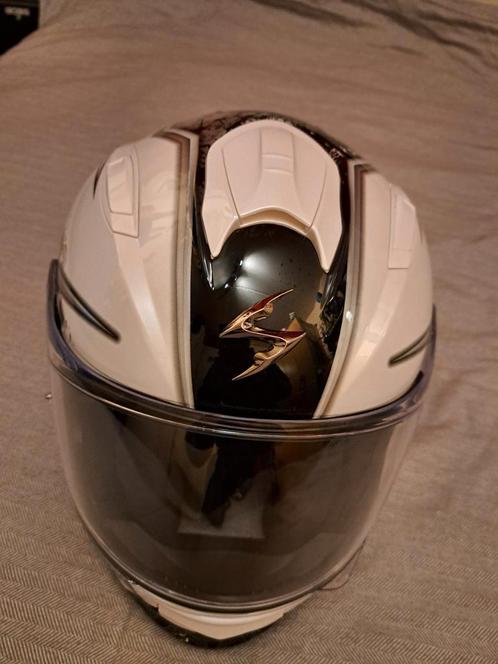 Witte scorpion helm