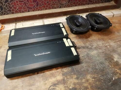 Woofer en 2 versterkers en 2 boxen