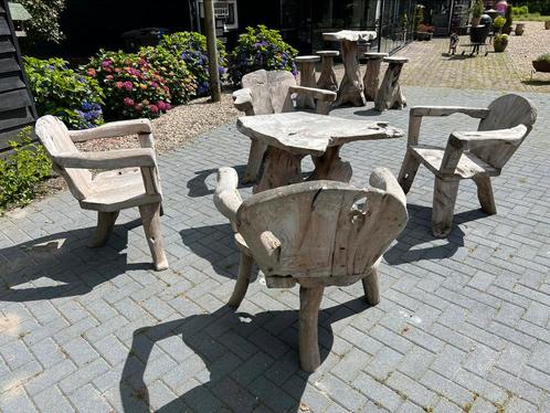 Wortelhouten tafel met 4 stoelen voor buiten