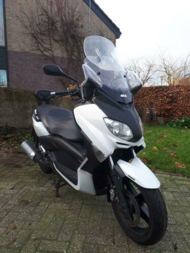 X Max 250 ABS met weinig kilometers