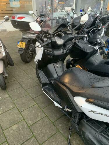 Xmax 400 abs 2016 met schade x Max 400