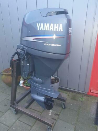 YAMAHA 100 pk 4TAKT EFI LANGSTAAR IN ZEER NETTE STAAT 