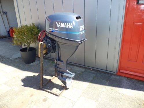 YAMAHA 25 pk 4 TAKT LANGSTAART,NETTE MOTOR 