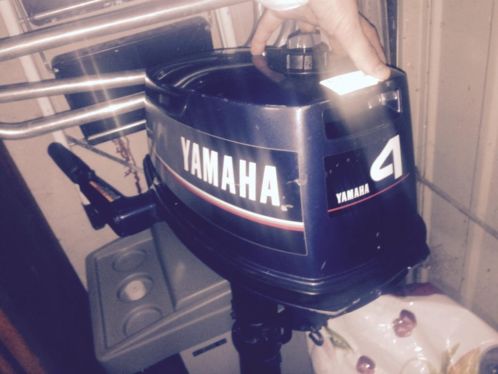 Yamaha 4pk 2tact met geintregeerde tank