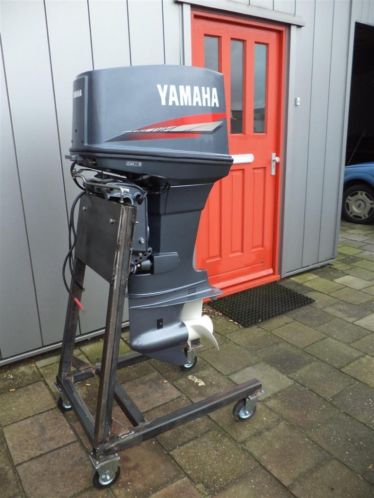 YAMAHA 75 pk 2 TAKT POWERTRIM LANGSTAART,NETTE CONDITIE 