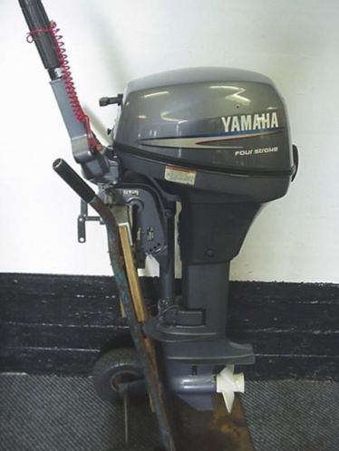 Yamaha 8 pk 4-takt, langstaart met stuurknuppel, 2010