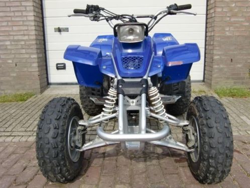 Yamaha blaster met spoorverbreders voor loopsloop