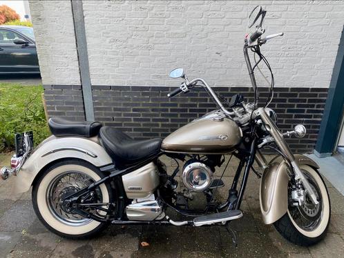 Yamaha dragstar 1100 classic met nog te reviseren blok