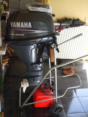 Yamaha F 9.9 CMH viertakt bbm outboard is nog brandnieuw 