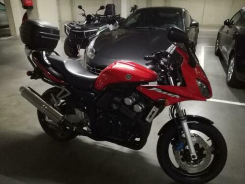  Yamaha Fazer 600 2003 21.000 km BUITENKANS