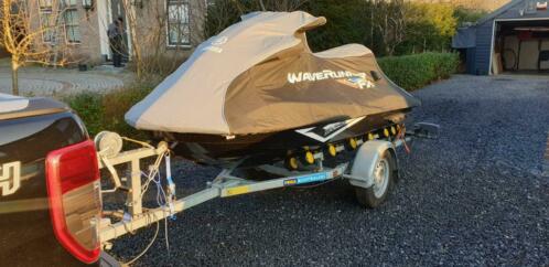 Yamaha FX cruiser SVHO. Zwart wit 3 persoons