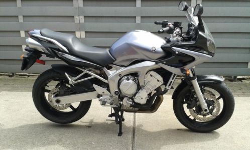 Yamaha FZ6S bj 2003 met 20399km NIEUWSTAAT