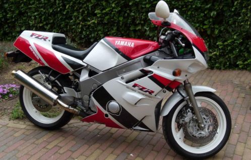 Yamaha FZR 600