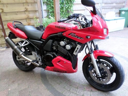 Yamaha FZS 600 Fazer, Rood bj.1998