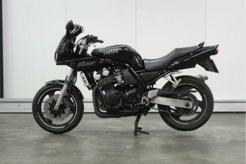 Yamaha FZS 600 rijdbare schademotorfiets 2000